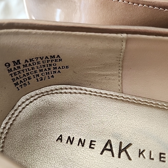 Anne Klein Metallic Gold Loafers Women Size 9 - Picture 3 of 7